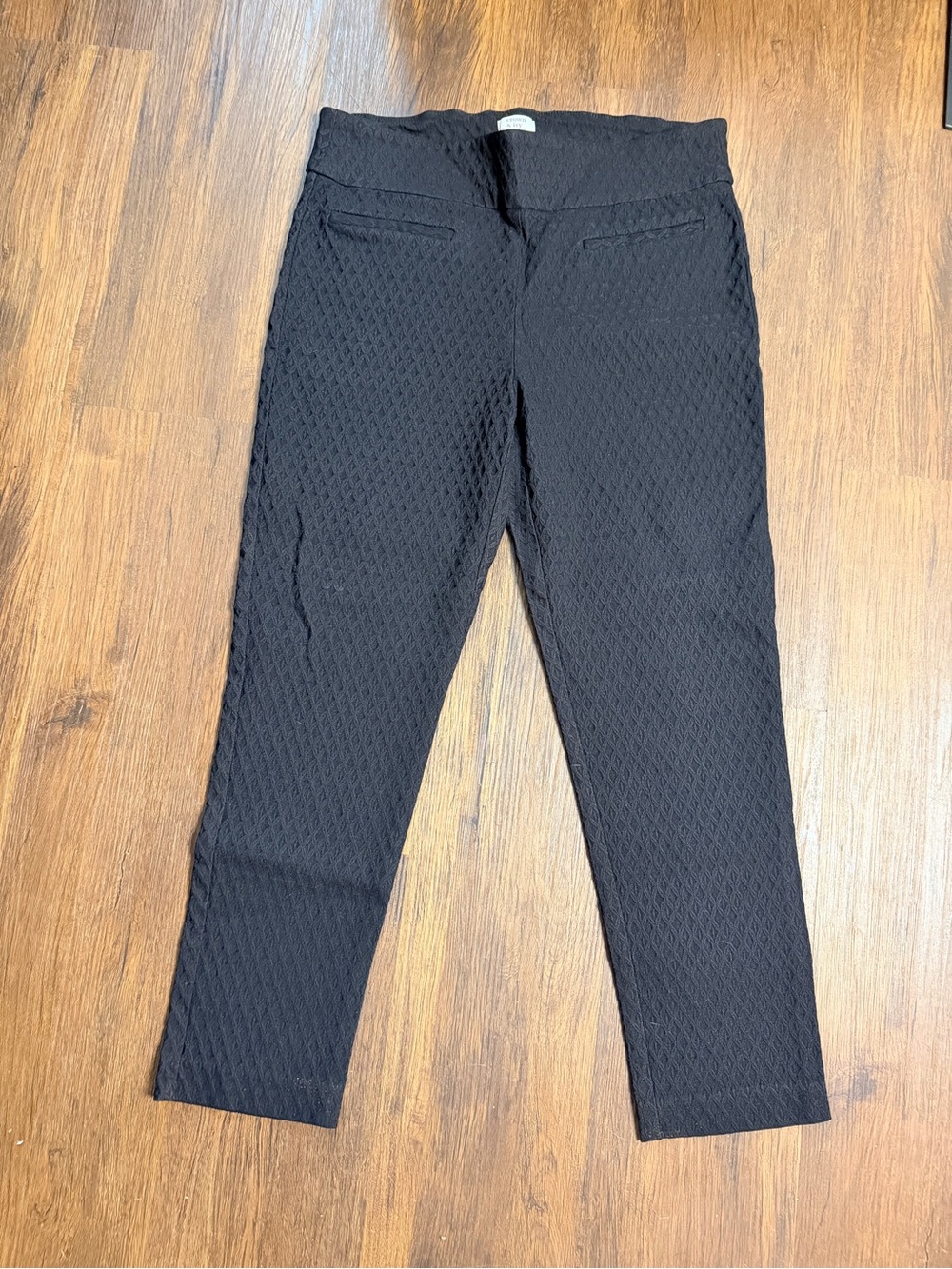 Crown & Ivy Stretchy Textured Ankle Pants